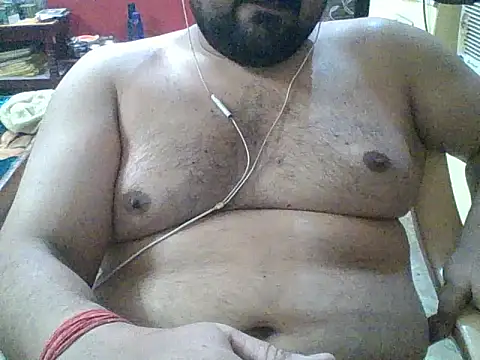 Snapshot of ARYANAVAILABLE chatting on 11.04.25 ARYANAVAILABLE online show from 11.04.25