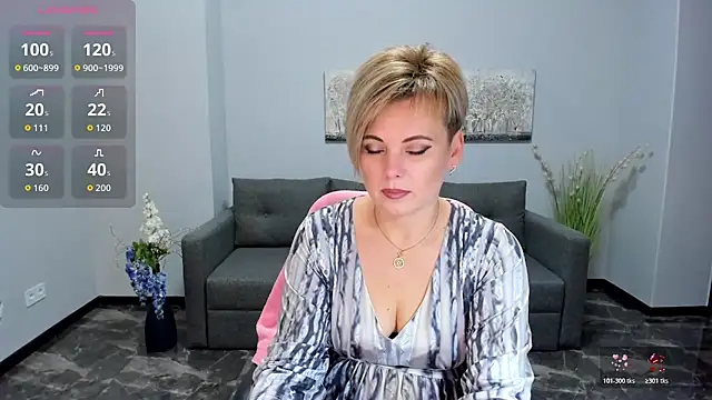 Julia Wilsone online show from 12.02.25