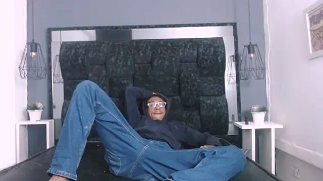 Jose Smoke online show from 03.08.25