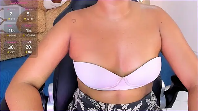 Marilyn-Cooper online show from 01.08.25