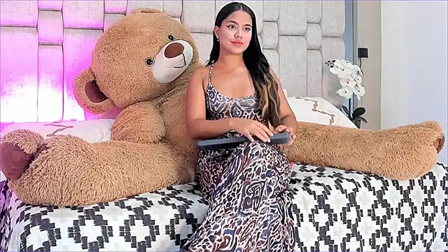 Marilyn-Cooper online show from 01.13.25