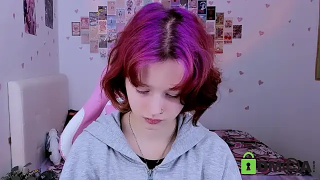 Snapshot of Alina_Mills chatting on 12.04.24 Alina Mills online show from 12.04.24