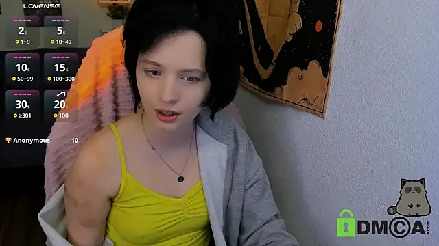 Snapshot of Alina_Mills chatting on 12.13.24 Alina Mills online show from 12.13.24