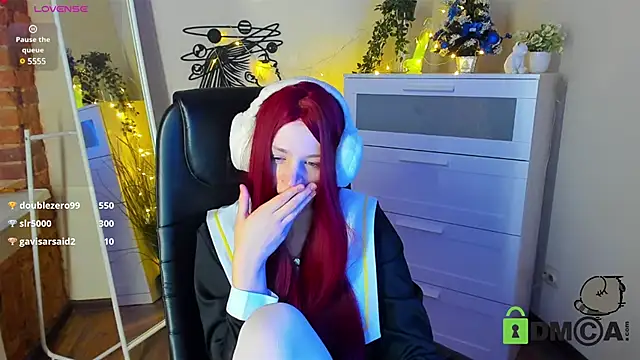 Snapshot of Alina_Mills chatting on 12.23.24 Alina Mills online show from 12.23.24