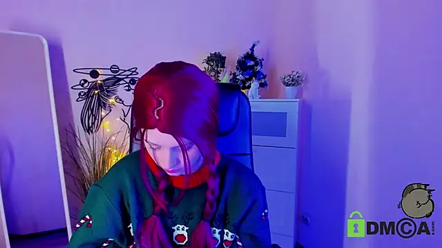 Snapshot of Alina_Mills chatting on 12.26.24 Alina Mills online show from 12.26.24