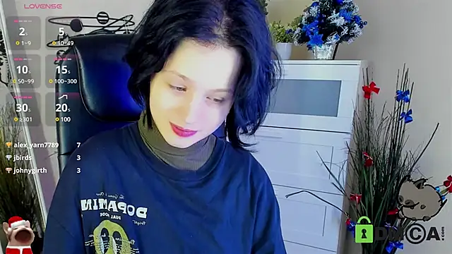 Snapshot of Alina_Mills chatting on 01.01.25 Alina Mills online show from 01.01.25