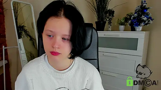 Snapshot of Alina_Mills chatting on 01.12.25 Alina Mills online show from 01.12.25