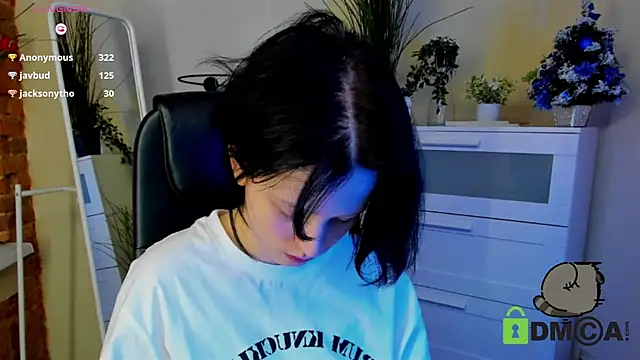 Snapshot of Alina_Mills chatting on 01.12.25 Alina Mills online show from 01.12.25