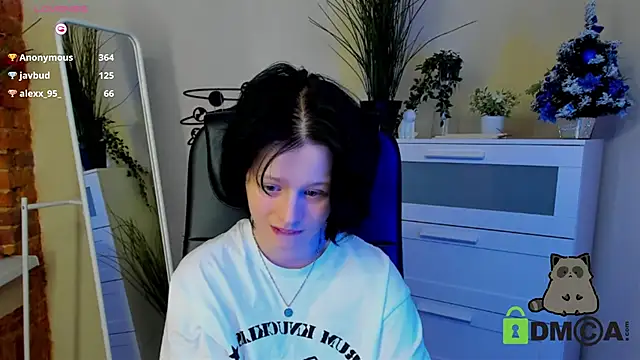 Snapshot of Alina_Mills chatting on 01.12.25 Alina Mills online show from 01.12.25