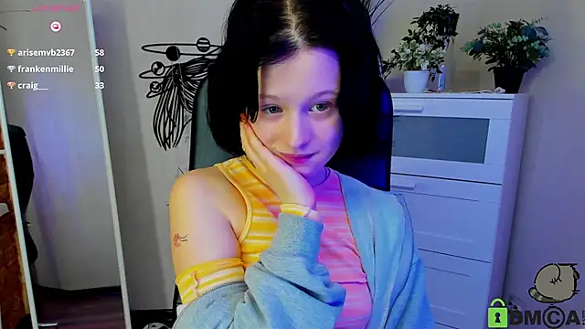 Snapshot of Alina_Mills chatting on 01.16.25 Alina Mills online show from 01.16.25