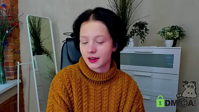 Snapshot of Alina_Mills chatting on 01.21.25 Alina Mills online show from 01.21.25