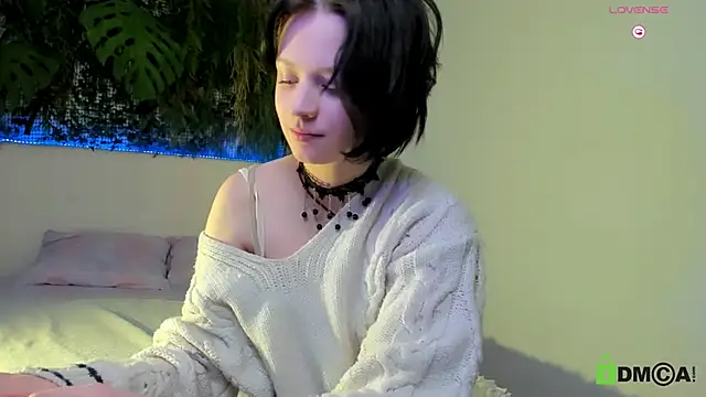 Snapshot of Alina_Mills chatting on 02.14.25 Alina Mills online show from 02.14.25