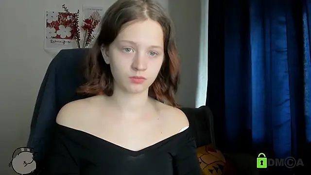 Snapshot of Alina_Mills chatting on 09.13.25 Alina Mills online show from 09.13.25