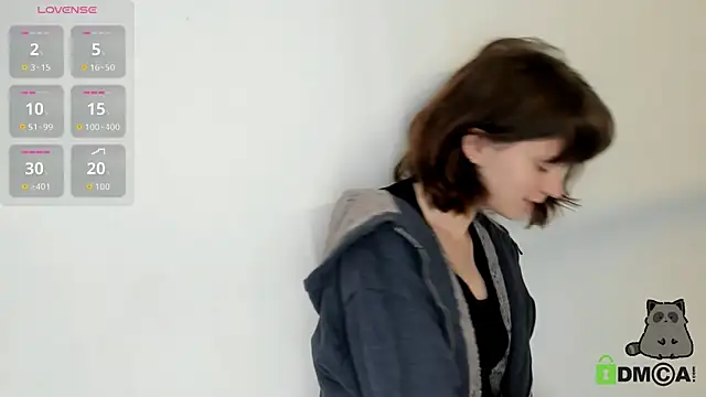 Snapshot of Alina_Mills chatting on 09.28.25 Alina Mills online show from 09.28.25