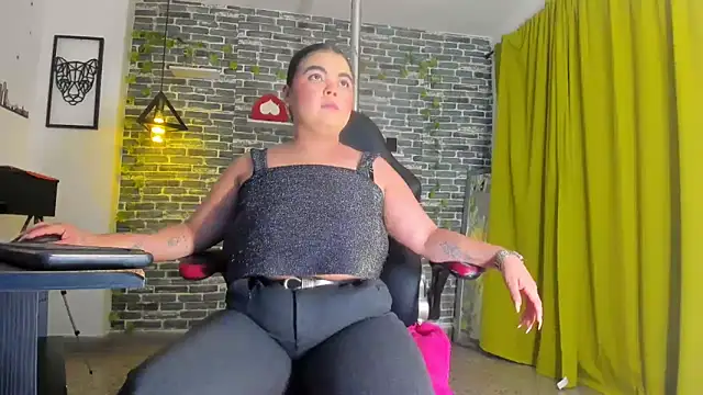 Snapshot of iam_samy_ chatting on 01.27.25 iam samy online show from 01.27.25