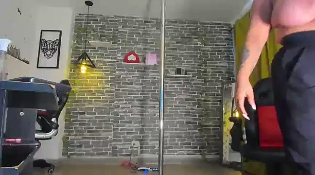 Snapshot of iam_samy_ chatting on 02.14.25 iam samy online show from 02.14.25