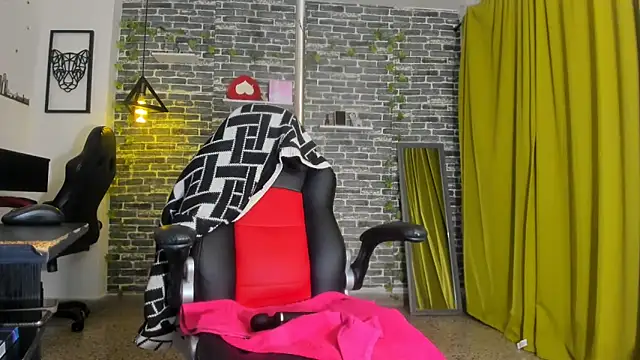 Snapshot of iam_samy_ chatting on 02.19.25 iam samy online show from 02.19.25