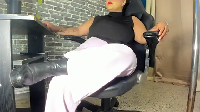 Snapshot of iam_samy_ chatting on 10.22.25 iam samy online show from 10.22.25