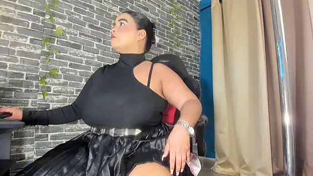 Snapshot of iam_samy_ chatting on 11.25.25 iam samy online show from 11.25.25