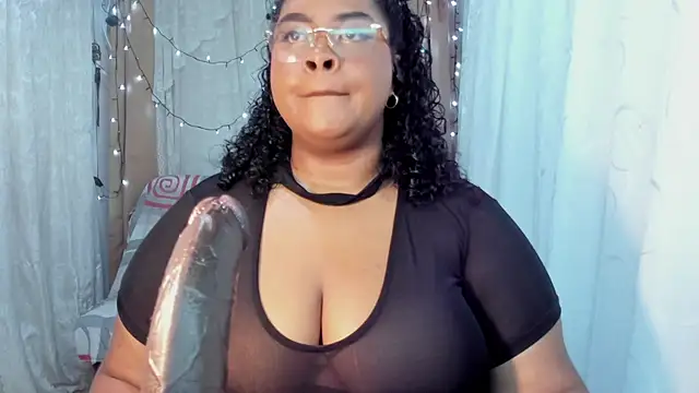 Snapshot of Ana_off_alana chatting on 06.25.26 Ana off alana online show from 06.25.26