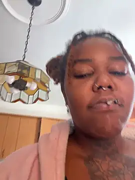 Snapshot of Goddess_Nafeesha chatting on 10.11.25 Goddess Nafeesha online show from 10.11.25