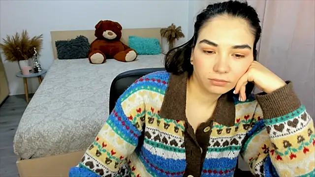 Snapshot of Alexa_Dolly12 chatting on 01.07.25 Alexa Dolly12 online show from 01.07.25