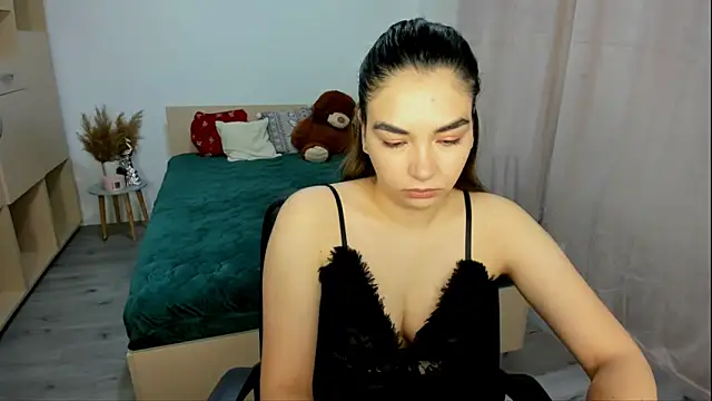 Alexa Dolly12 online show from 12.04.25