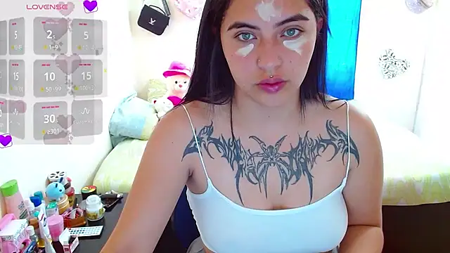 Snapshot of _luna_torres chatting on 09.11.25 luna torres online show from 09.11.25