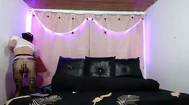 Snapshot of Red_Hinata_ chatting on 01.28.25 Red Hinata online show from 01.28.25