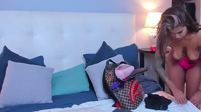 SaraaJhonsonn online show from 01.12.25