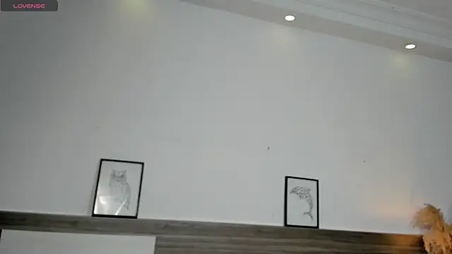 SaraaJhonsonn online show from 04.30.26