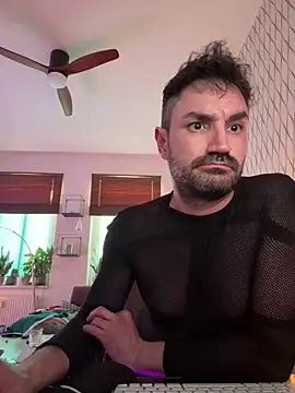 Snapshot of tomz0819 chatting on 03.08.25 tomz0819 online show from 03.08.25