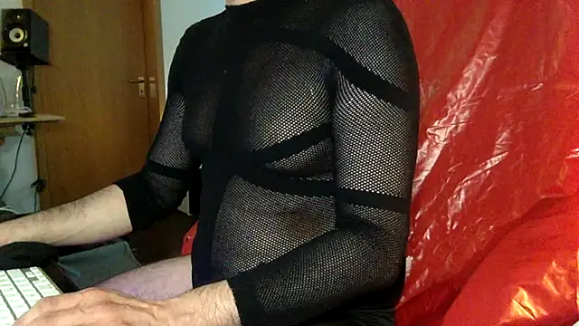 Snapshot of tomz0819 chatting on 03.24.26 tomz0819 online show from 03.24.26