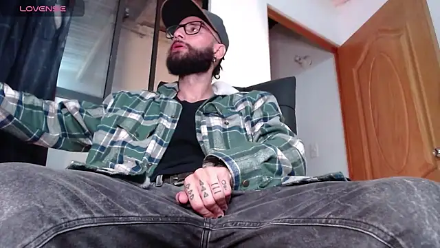 Snapshot of ren_stipee chatting on 02.27.25 ren stipee online show from 02.27.25