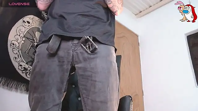 Snapshot of ren_stipee chatting on 11.27.25 ren stipee online show from 11.27.25