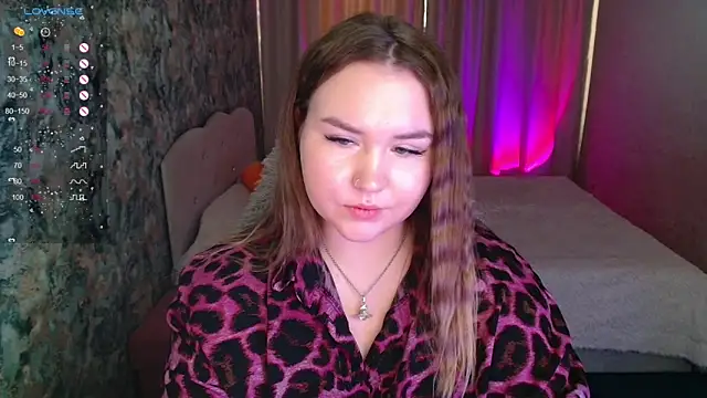 Snapshot of Jenny_Fox chatting on 12.22.24 Jenny Fox online show from 12.22.24