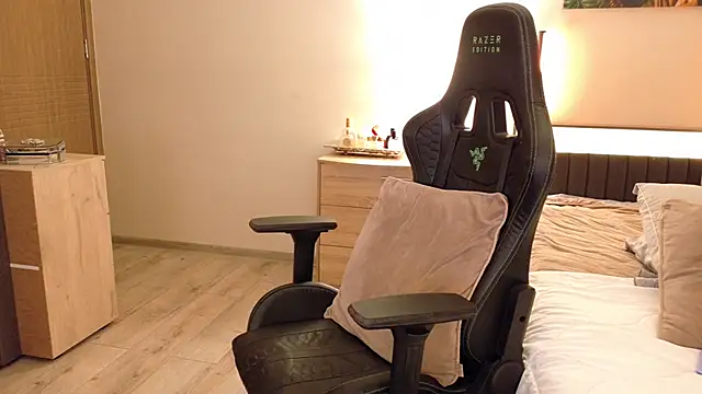 joycesilver online show from 12.05.25