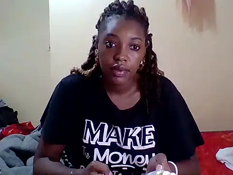 Snapshot of Zara_Twilight chatting on 12.30.24 Zara Twilight online show from 12.30.24