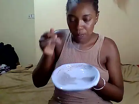 Snapshot of Zara_Twilight chatting on 02.15.25 Zara Twilight online show from 02.15.25