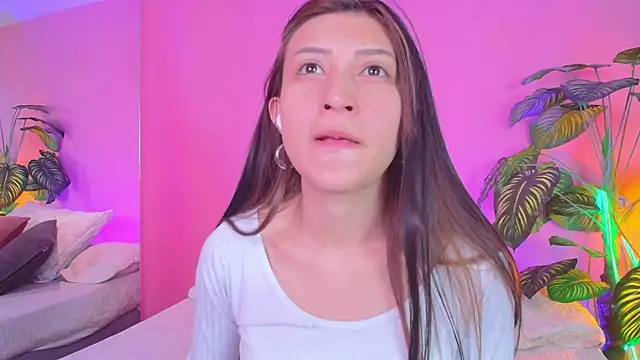 Nicolette ks  online show from 12.12.24