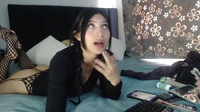 Nicolette ks  online show from 03.10.25