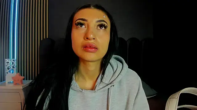 Nicolette ks  online show from 04.30.26