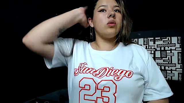 Snapshot of LinaBrowm chatting on 01.10.25 LinaBrowm online show from 01.10.25