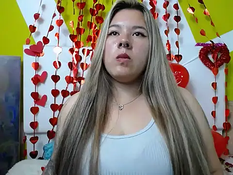 Snapshot of LinaBrowm chatting on 02.15.25 LinaBrowm online show from 02.15.25