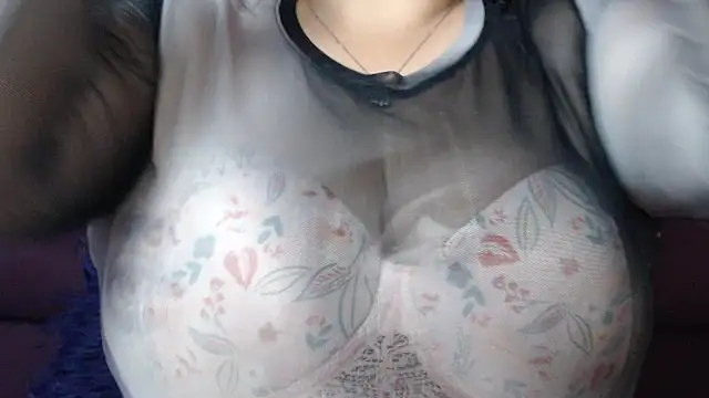 Snapshot of LinaBrowm chatting on 02.26.25 LinaBrowm online show from 02.26.25