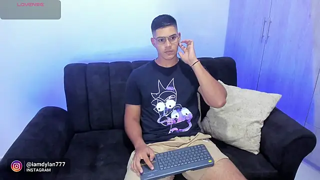 Iamdylan777 online show from 01.28.25