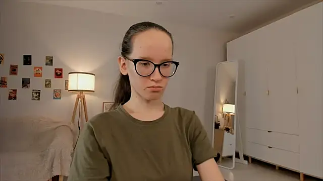 BettyBrowni online show from 03.19.25