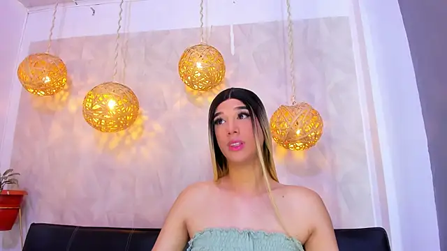 victoria aleia  online show from 01.10.25