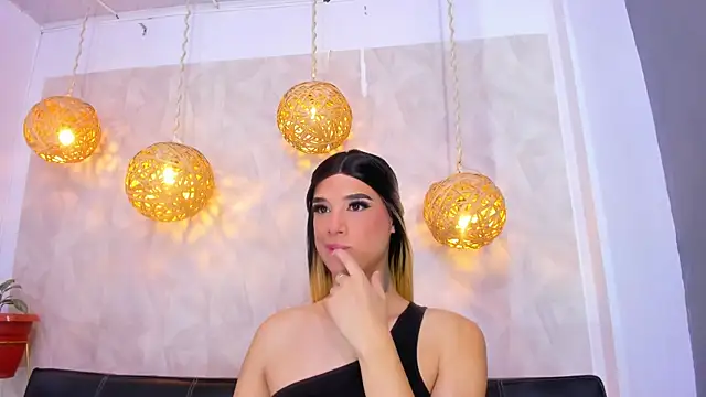 victoria aleia  online show from 01.20.25