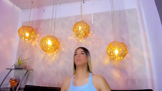 victoria aleia  online show from 03.17.25